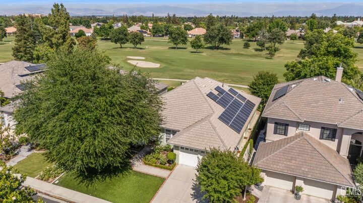 Property Photo: 1904 Wedgemont Place CA 93311