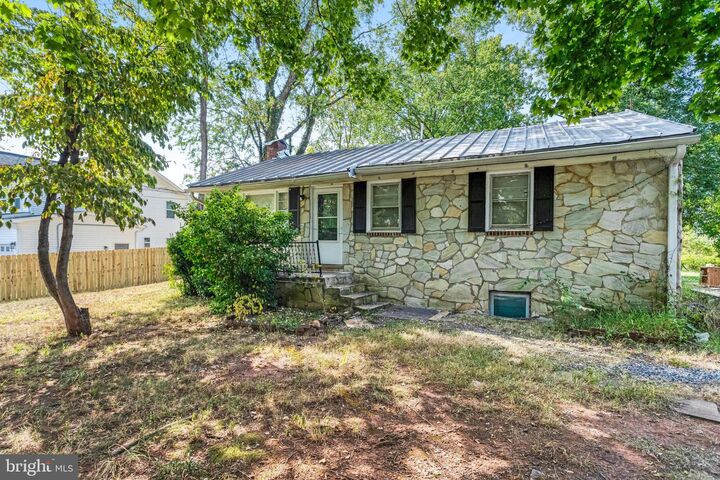 6816 Fayette Street  Haymarket VA 20169 photo