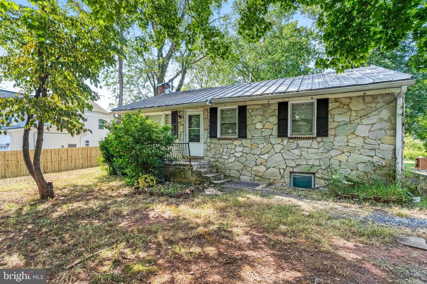 Property Photo:  6816 Fayette Street  VA 20169 