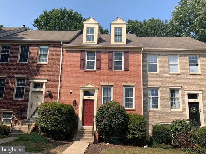 1231 Quaker Hill Drive  Alexandria VA 22314 photo