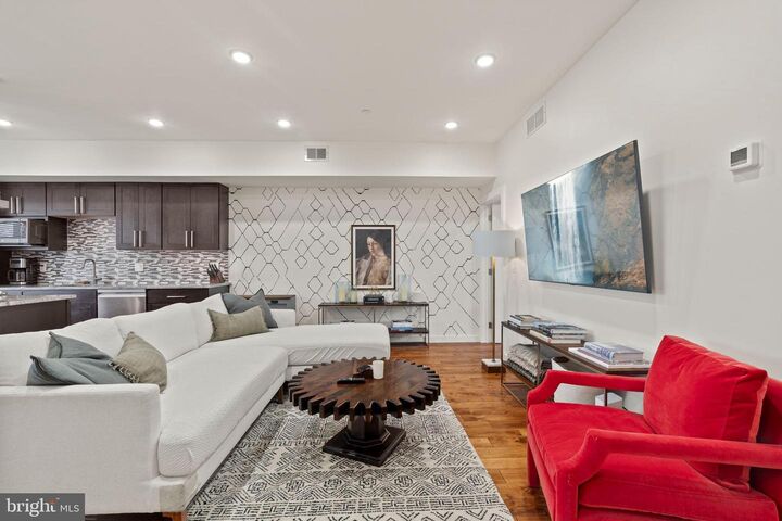 Property Photo:  2015 S Hutchinson Street 12  PA 19148 