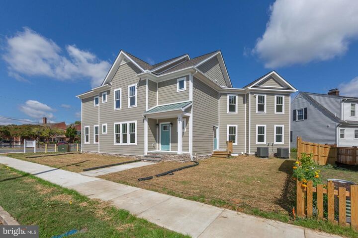 Property Photo: 613 Kenmore Avenue VA 22401