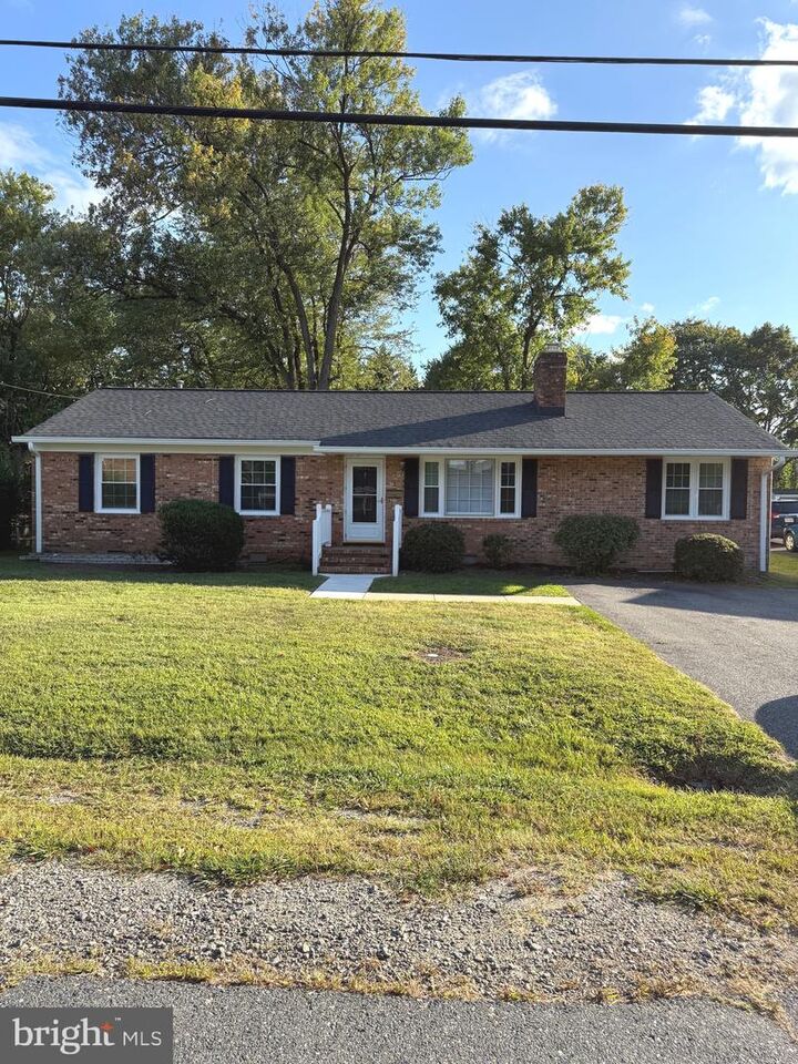 112 Laurel Avenue  Fredericksburg VA 22408 photo