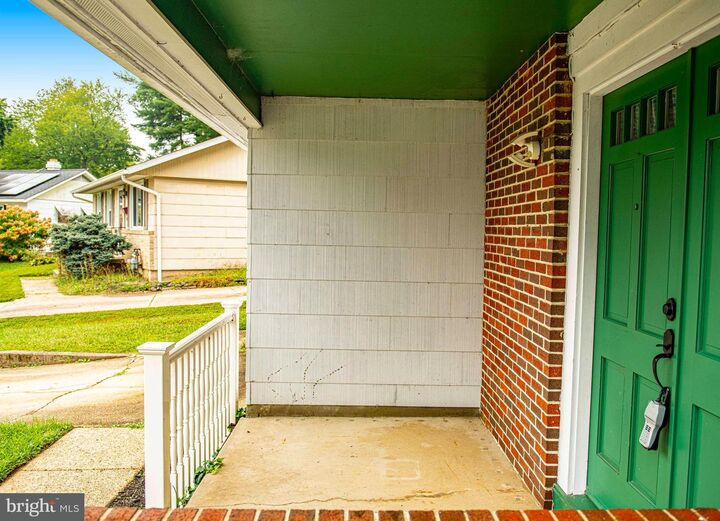 Property Photo:  1905 Harewood Court  MD 21040 