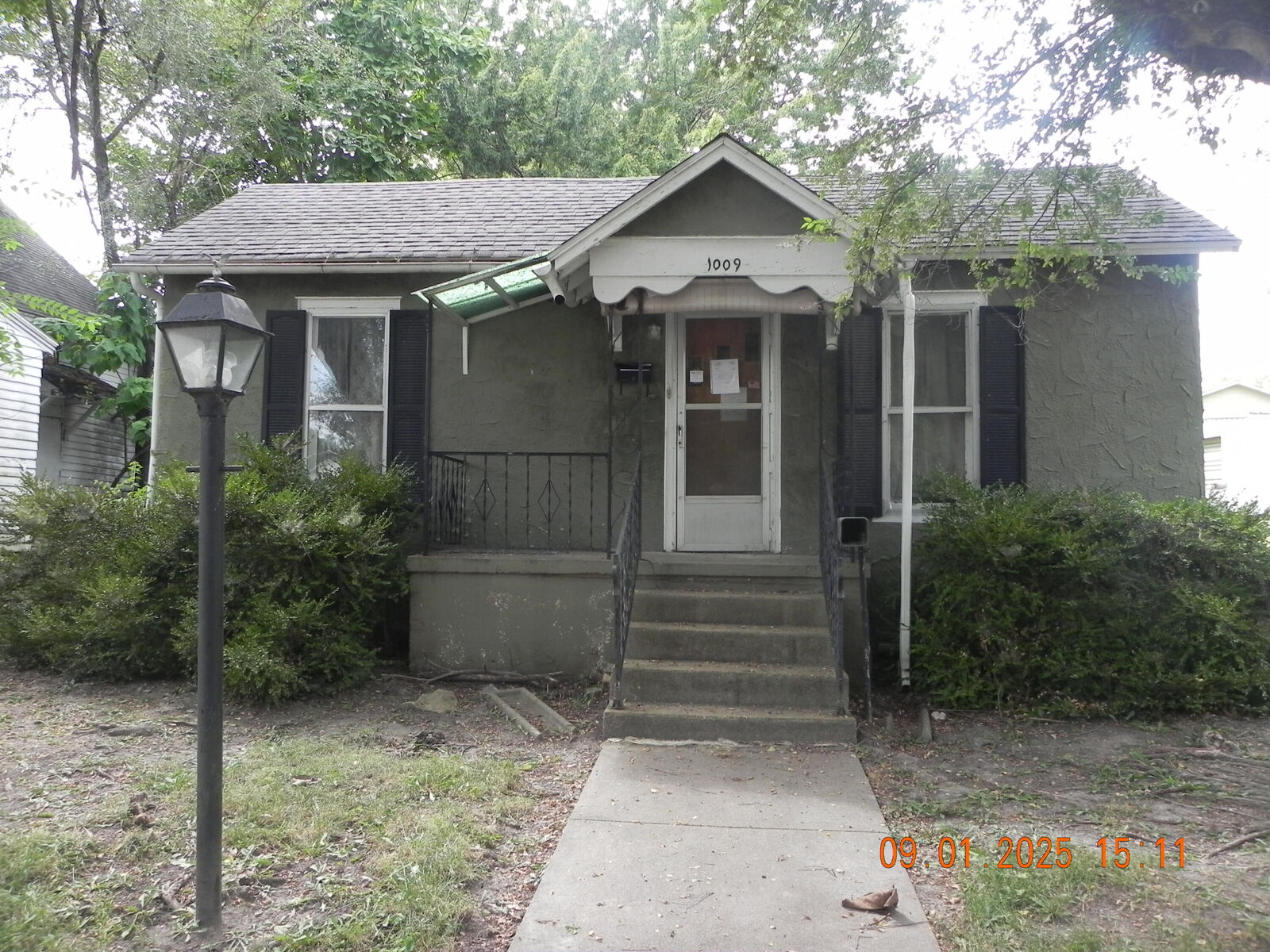 Property Photo:  1009 N Clark St  MO 65265 