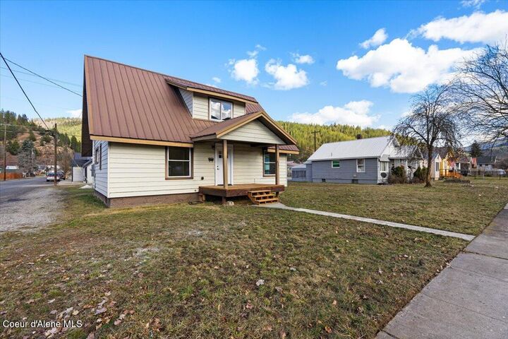 Property Photo:  138 W Riverside Ave  ID 83837 