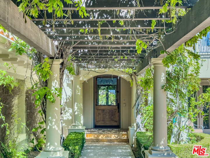 Property Photo: 2882 Rainfield Ave CA 91362