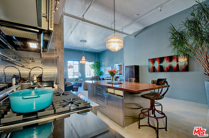 Property Photo:  849 S Broadway  CA 90014 