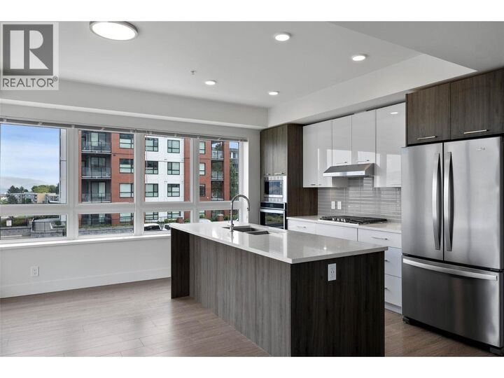 Property Photo:  885 University Drive 201  BC V2C 5N3 