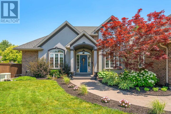 Photo de la propriété:  152 Redwood Court  ON L3C 7C4 