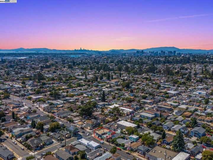 Property Photo:  2801 38th Ave  CA 94619 