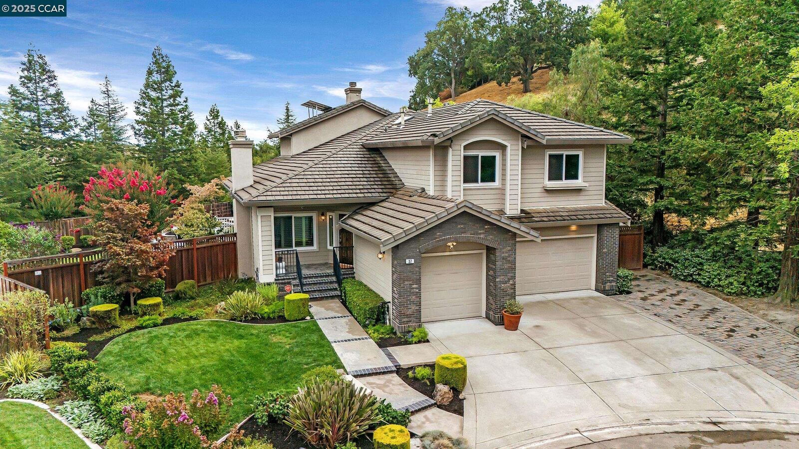 Property Photo: 37 Wakefield Ct CA 94506