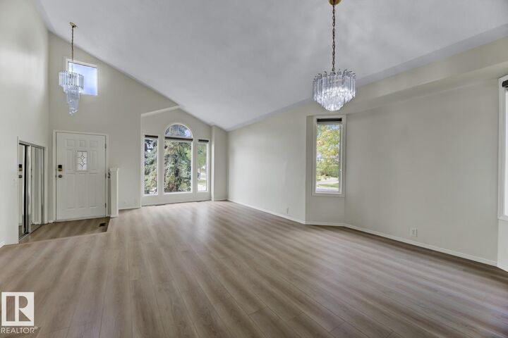 Property Photo:  1187 Potter Greens Drive NW  AB T5T 5Y6 