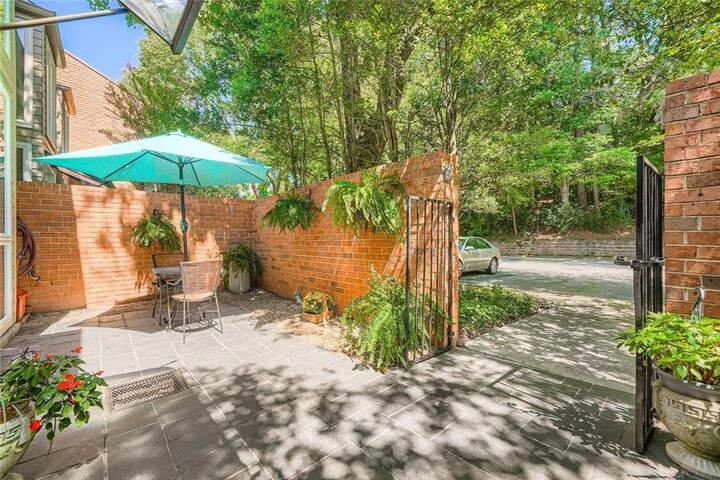 Property Photo: 54 Willow Glen GA 30342