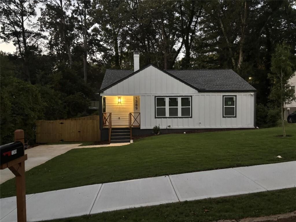 Property Photo:  1389 Lanvale Drive SW  GA 30310 