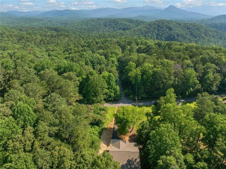 Property Photo:  304 Old Cove Road N  GA 30143 