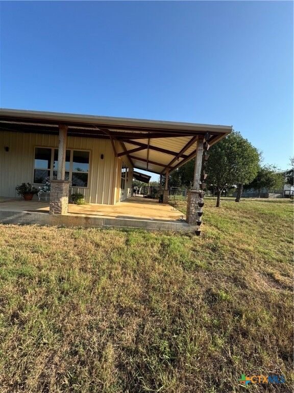 Property Photo:  212 E Rio Llano Drive  TX 78643 