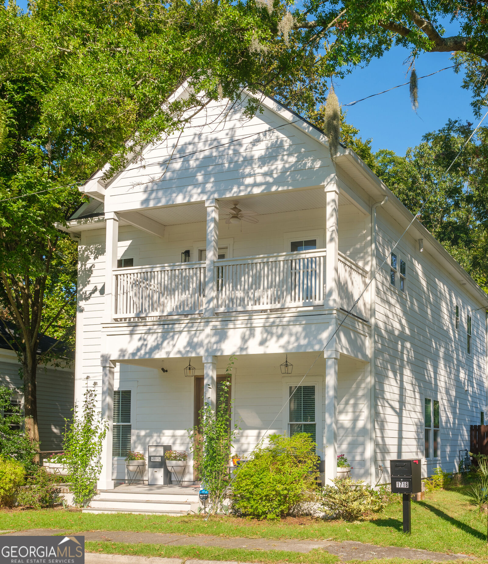Property Photo:  1716 Reynolds Street  GA 31401 