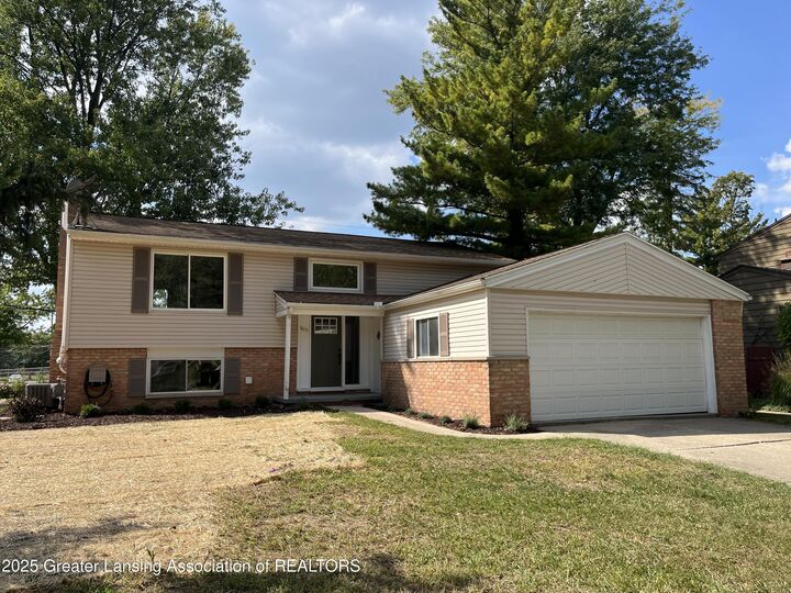 1605 Autumn Lane  Lansing MI 48912 photo