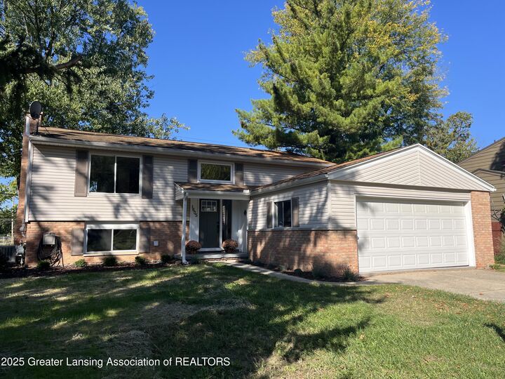 1605 Autumn Lane  Lansing MI 48912 photo