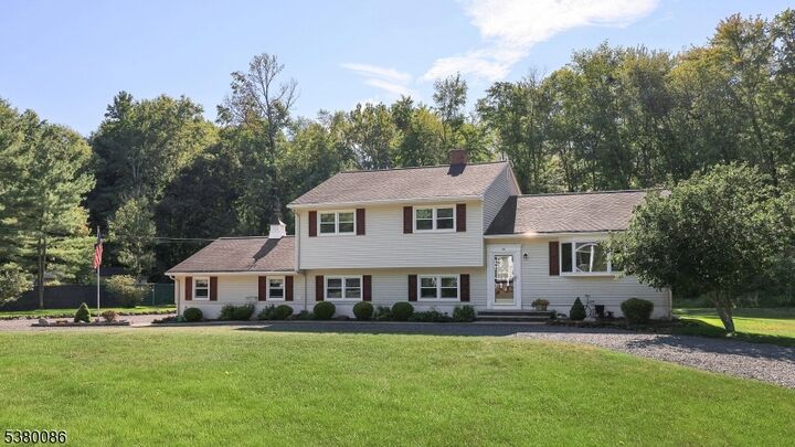 21 Indian Rock Rd  Warren Twp. NJ 07059 photo
