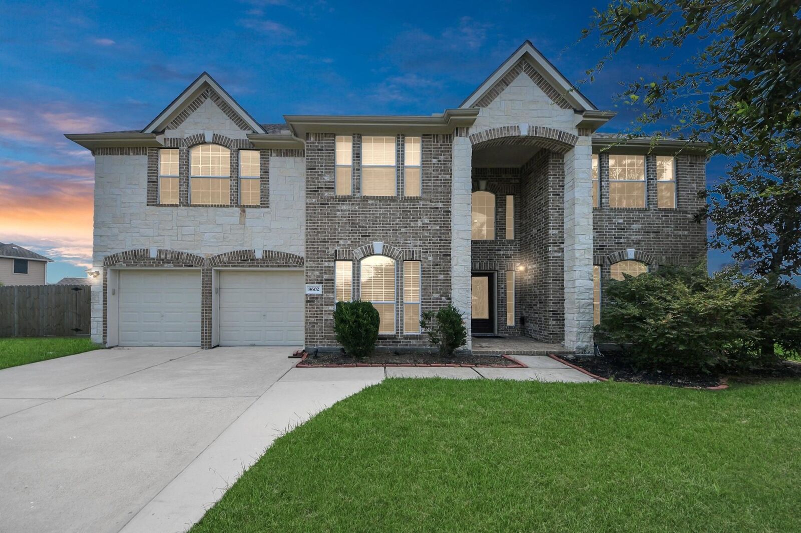 Property Photo:  8602 Briar Oaks Lane  TX 77523 