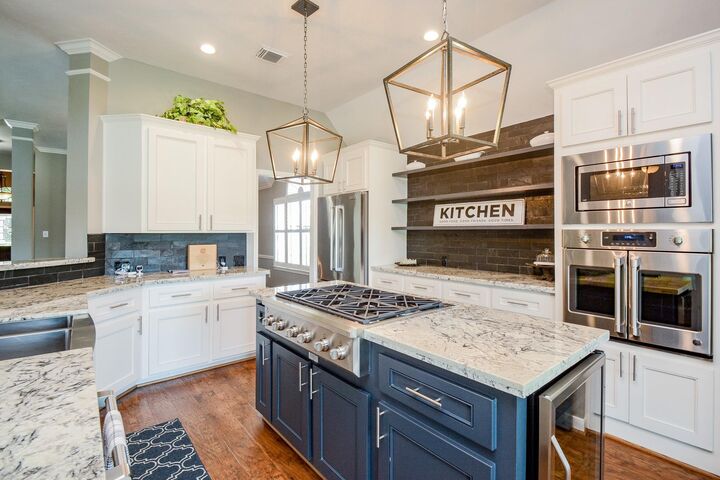 Property Photo:  330 Crestwater Trail  TX 77082 