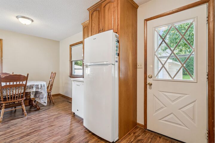 Property Photo:  1825 NW 4th Avenue  IA 50677 
