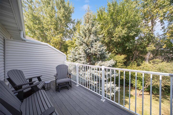 Property Photo: 14176 Pinnacle Pointe Drive IA 50325