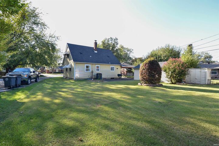 Property Photo:  1114 S Englewood Avenue  IN 47714 