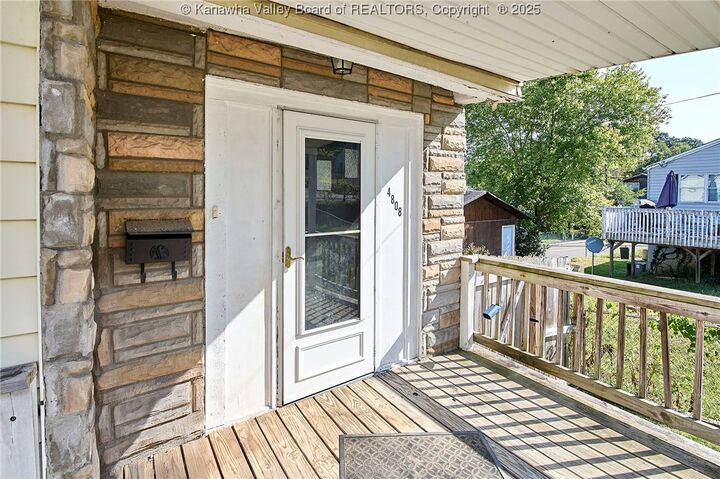 Property Photo:  4808 Spring Hill Avenue  WV 25309 