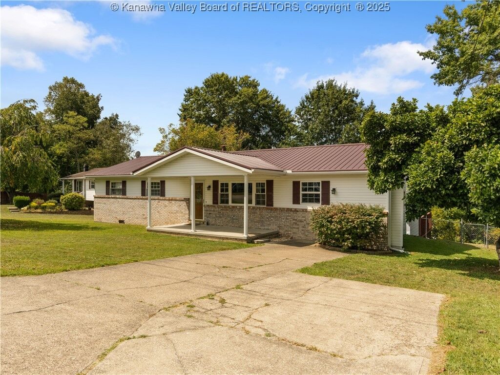 Property Photo: 10 Hillview Circle WV 25541