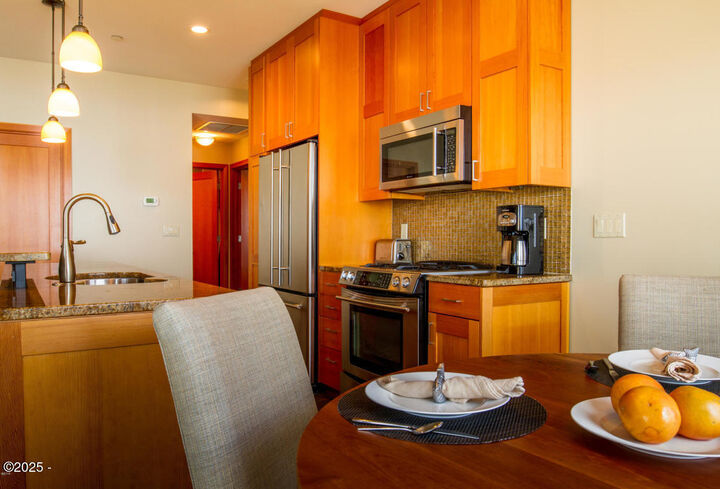 Property Photo:  33000 Cape Kiwanda Drive Unit 6, Week 36  OR 97135 