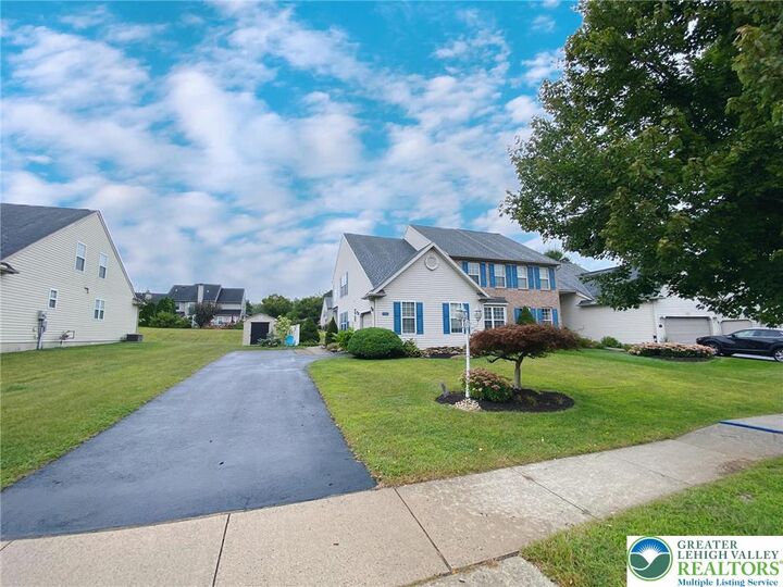 Property Photo:  2150 Rolling Meadow Drive  PA 18062 