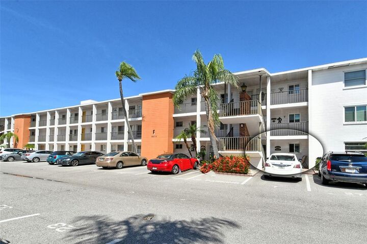 Property Photo: 2303 Canal Drive F7 FL 34207