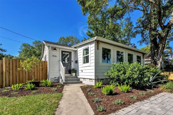 Property Photo: 916 47th Avenue N FL 33703
