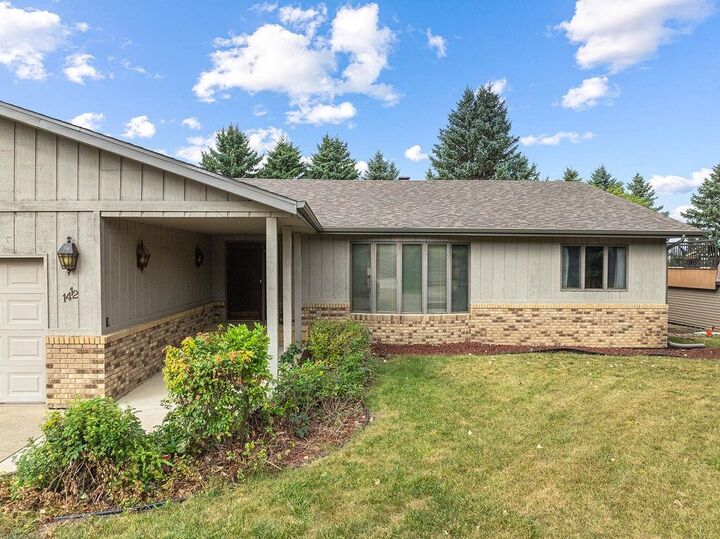 Property Photo: 1412 11th St SW ND 58701