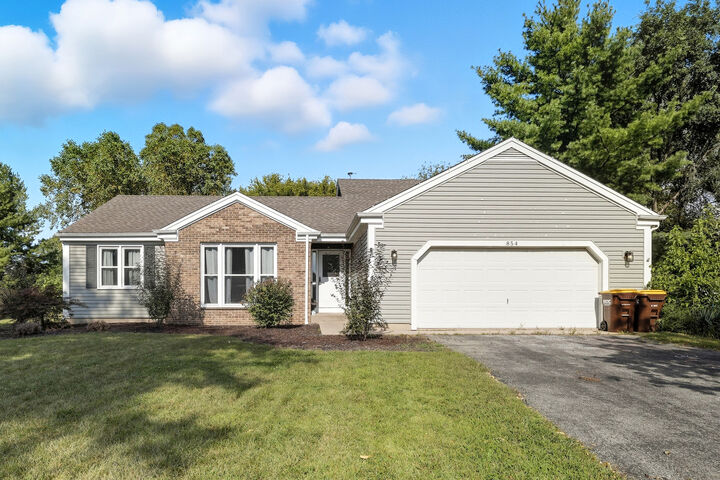 Property Photo: 854 Walnut Court IL 60152
