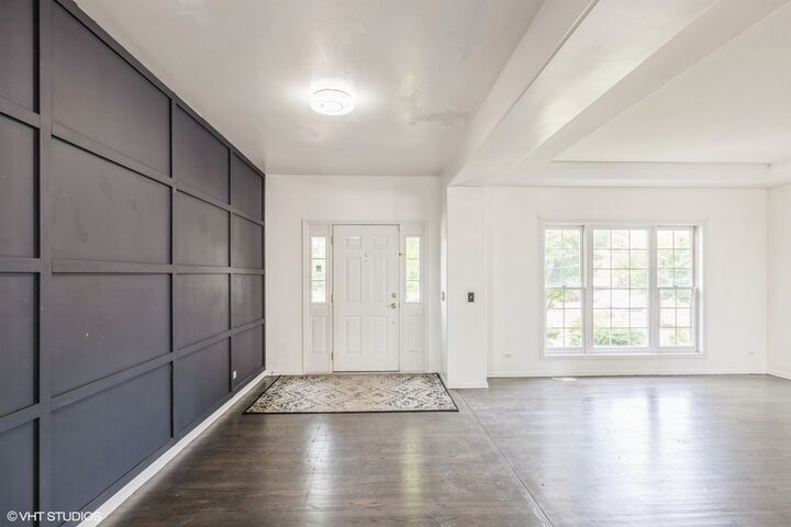 Property Photo:  885 Tipperary Street  IL 60136 