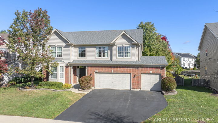 Property Photo:  633 Mansfield Way  IL 60543