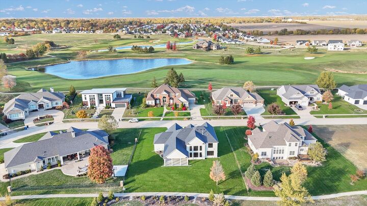 Property Photo:  2709 Castlerock Drive  IL 61802 