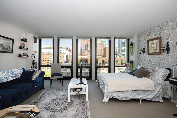 Property Photo: 1 E Scott Street 1111 IL 60610