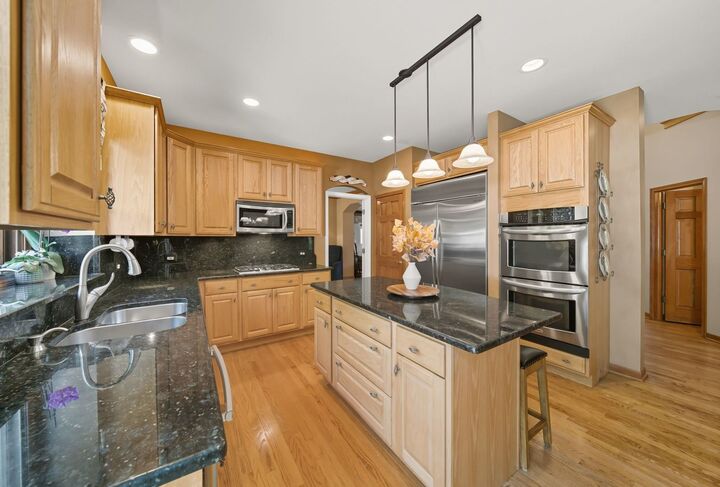 Property Photo:  5727 Howard Avenue  IL 60525 