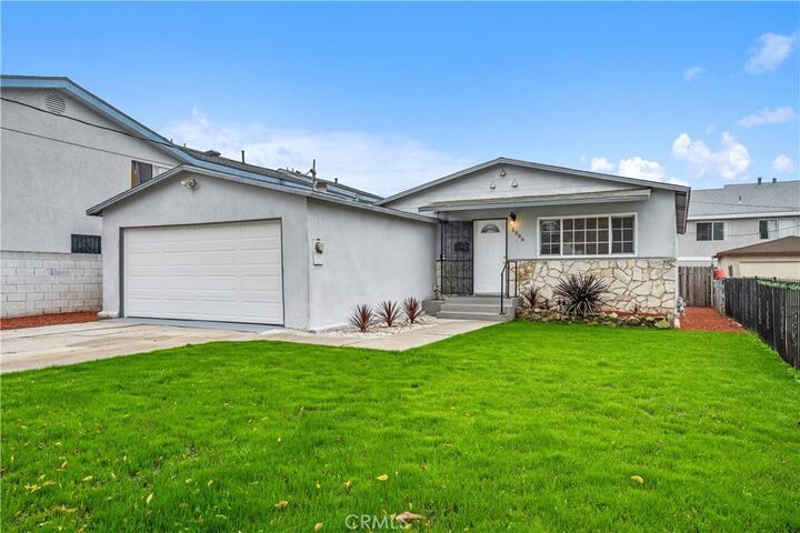 Property Photo:  1566 W 208th  CA 90501 