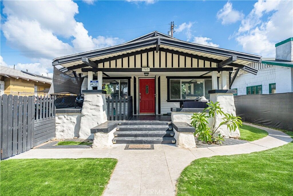 Property Photo:  765 E 52nd Place  CA 90011 