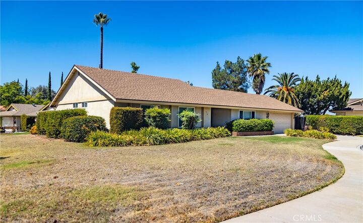 Property Photo: 310 Walnut Avenue CA 92373