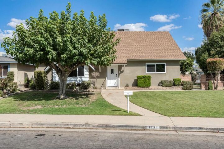 Property Photo:  3221 Colgate Lane  CA 93306 