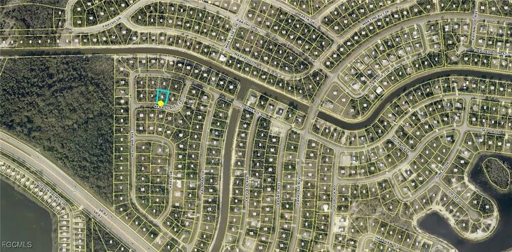 Property Photo:  311 Kerrsdale Circle  FL 33974 