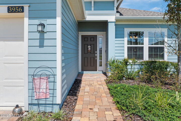 Property Photo: 3956 Cloverdale Court FL 32068