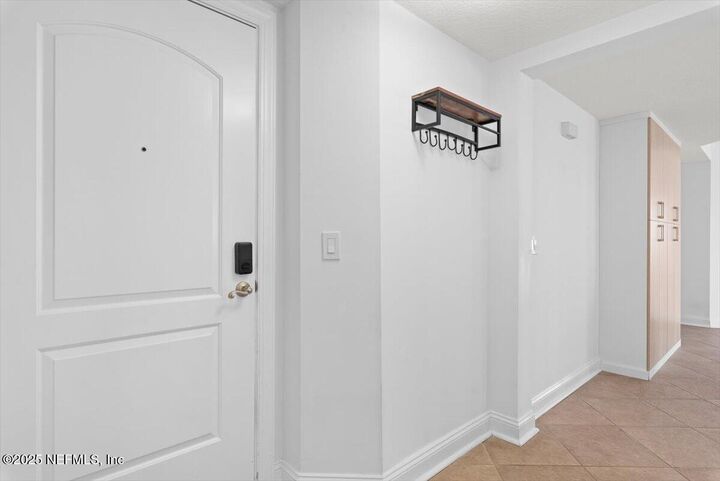 Property Photo: 115 9th Avenue S 402 FL 32250